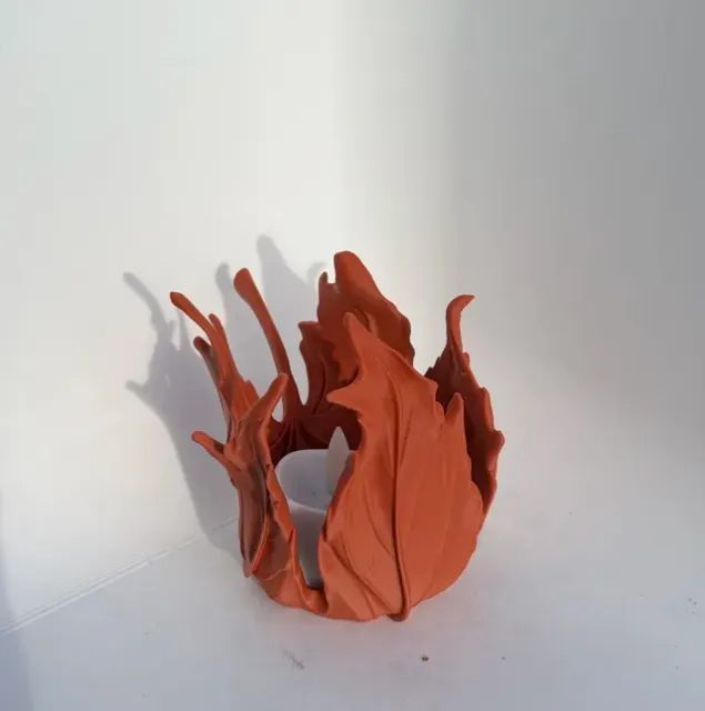 Windswept Maple Leaf - LED Tealight Holder — Фото 6 из 15