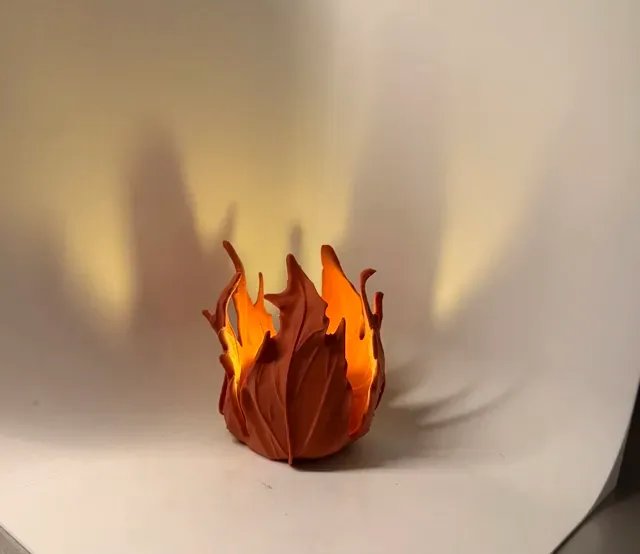 Windswept Maple Leaf - LED Tealight Holder — Фото 7 из 15