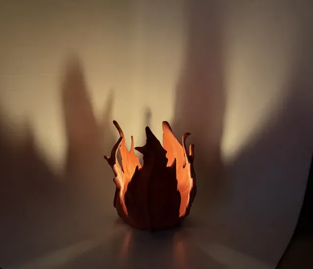 Windswept Maple Leaf - LED Tealight Holder — Фото 8 из 15