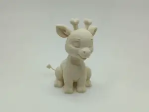 Sitzende Giraffe – Suesses Deko-Tiermodell