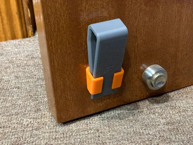 Door Stopper Wedge (With On Door Mounting Bracket) — Фото 8 из 9