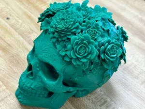 CROWNED BLOOM SKULL