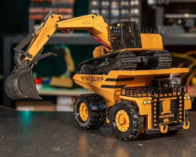 DIY RC DumpTruck — Image 3 of 8