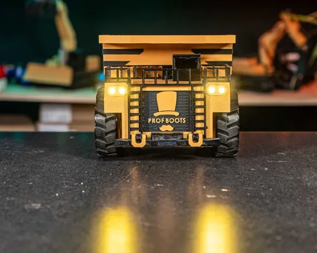 DIY RC DumpTruck — Image 4 of 8