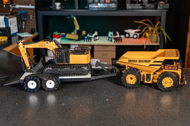 DIY RC DumpTruck — Image 8 of 8