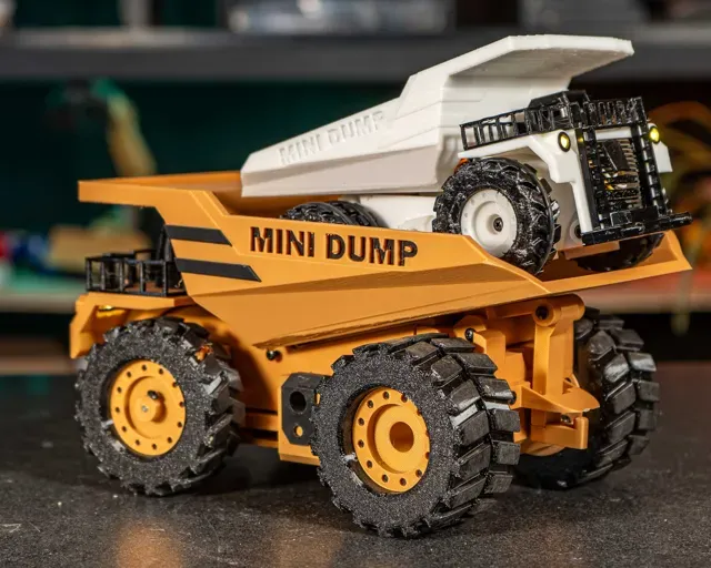 DIY RC DumpTruck — Image 2 of 8