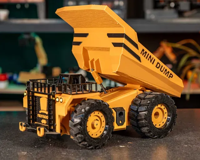 DIY RC DumpTruck — Image 5 of 8