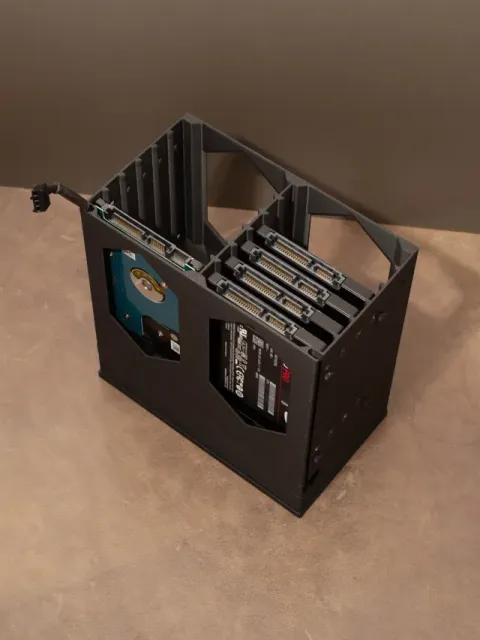 5.25" Drive Bay to 12x 2.5" SSD & HDD Caddy — Image 5 of 13