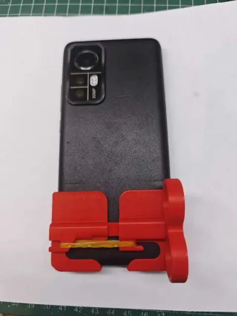 手机防打脸指上支架 Anti-slap face one-handed phone holder — Image 3 of 5