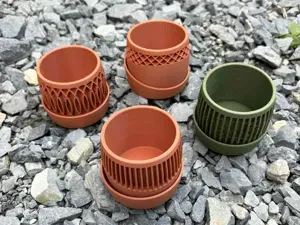 Set of 4 Small succulent planters w/ 2 drip trays