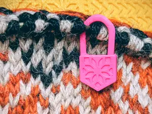 snoflake stitch marker