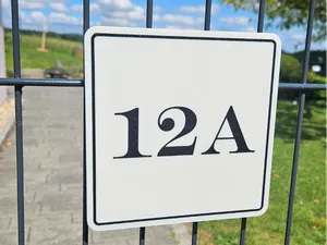 Hausnummernschild für den Zaun (Fäncel-Modul)