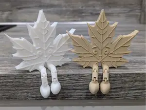 Articulated Maple Leaf Shelf Sitter