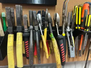 Pliers holder - Wall bracket for garage & workshop