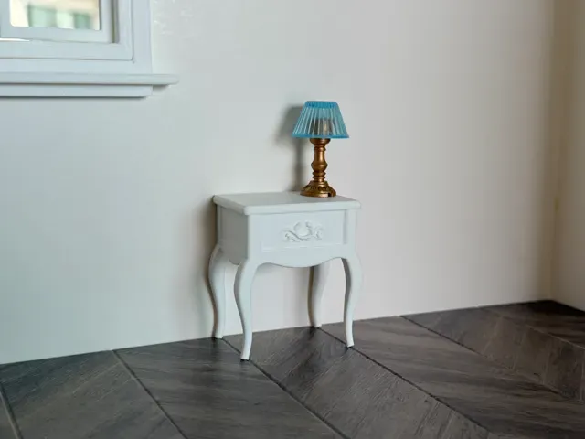 Curve Leg Bedside Table for Dollhouse Miniature