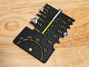 Metric screw and nut gauge card with protractor