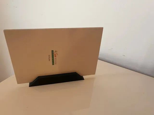 Minimalist Postcard & Picture Display Holder — Image 2 of 6