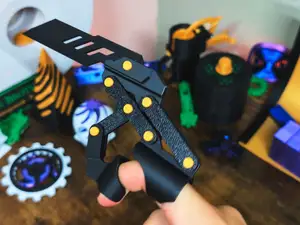 Extendable Finger Mantis Claws