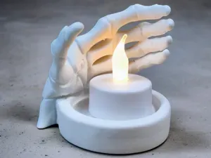 Light Between the Fingers Candle Holder