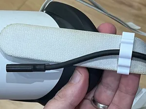 Oculus Meta Quest 2 Strap Cable Holder