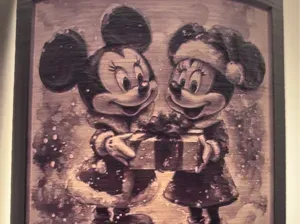 Mickey and Minnie Exchange Gifts Night Light