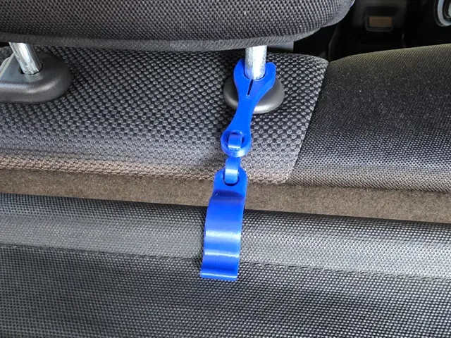 Subaru Levorg 2015 trunk cover holder