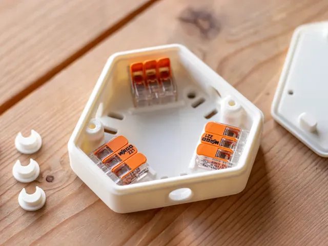 WAGO 221 Junction Box — Image 5 of 9
