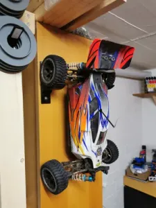 RC Car Wall Mount / Wandhalterung RC-Auto