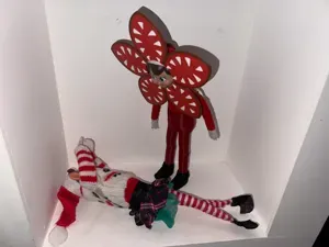 Elf on the Shelf × Stranger Things Demogorgon Mask
