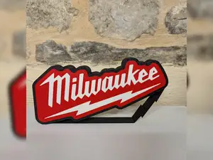 Lightbox Milwaukee – Power Tool Spirit