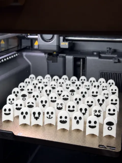 Find 100 Mini Ghosts Spot & Search Halloween Game — Image 3 of 4