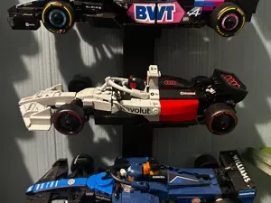 LEG O Speed Champions / F1 wall mount for AUDI