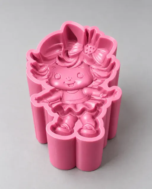 Bonequinha Moranguinho 3D | Ejetor de Brigadeiro — Image 8 of 9