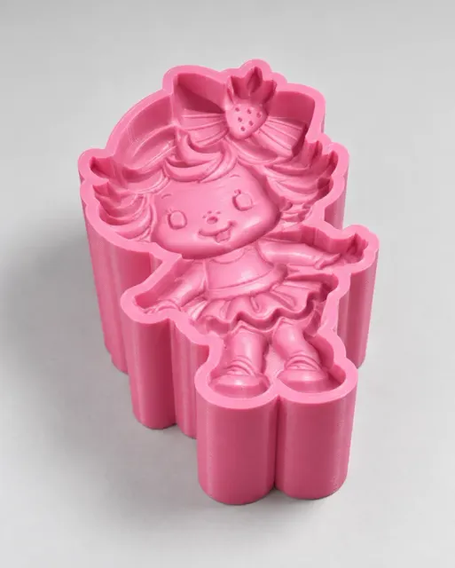 Bonequinha Moranguinho 3D | Ejetor de Brigadeiro — Image 3 of 9