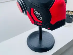 Helm Ständer