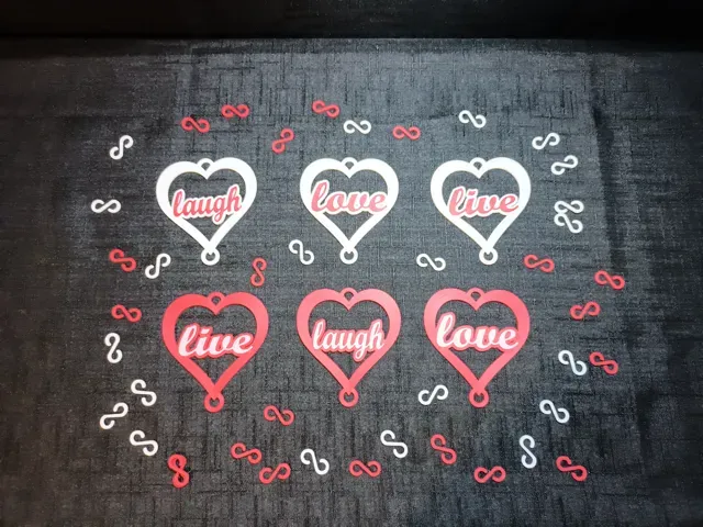 live laugh love hanging decorative hearts — Фото 9 из 9