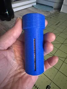 Textured Quarter Roll Container