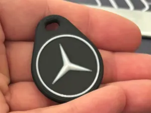 Llavero con pausa para etiqueta NFC adhesiva