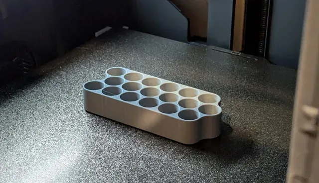 Simple Compact AA Battery Stand — Фото 3 из 4