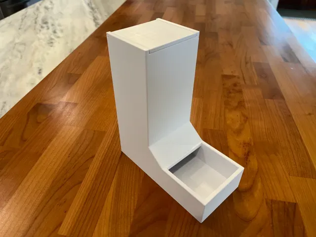 cat feeder — Image 2 of 3