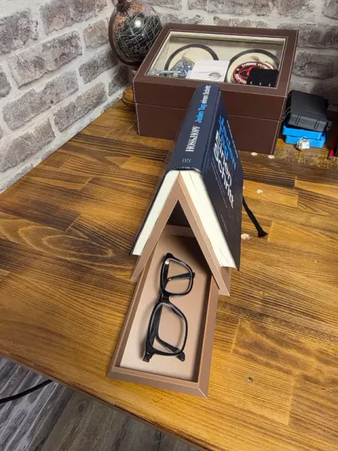 Bookstand/ Buchhalterung mit Ablagefach — Фото 2 из 7