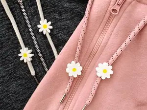Daisy drawstring charms