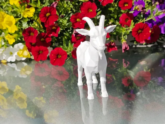 Geometric Low Poly Goat Figurine — Image 4 of 10