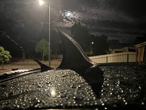 Shark Fin Car Roof Attachment