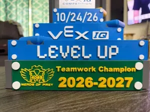Vex IQ Level UP Trophy - Plates + Pegs