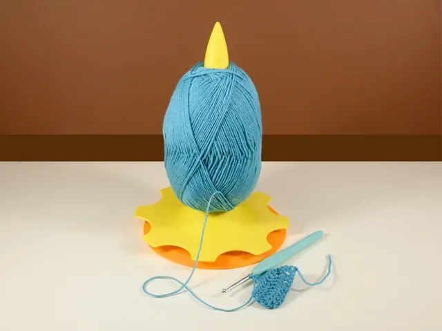 Rotating Yarn Holder