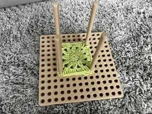 Strong Parametric Granny Square Blocking Board