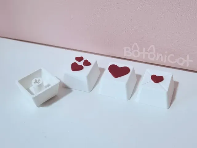 Keycaps: Valentine's Hearts (Cherry MX) — Image 3 of 4
