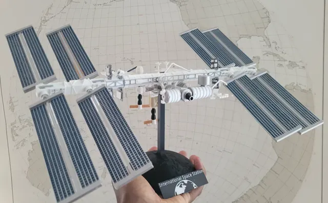 International Space Station ISS non-scale model — Фото 3 из 5