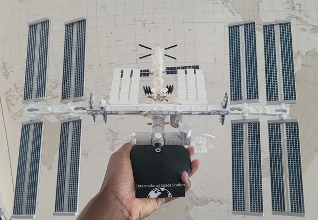 International Space Station ISS non-scale model — Фото 4 из 5